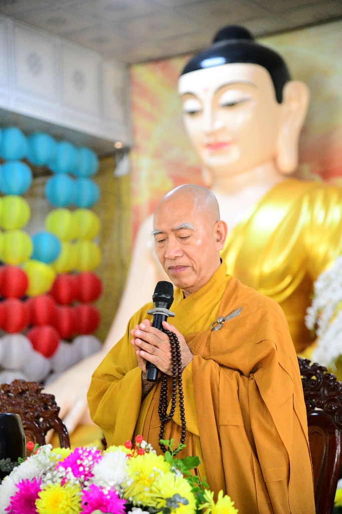 TỪ RỐI REN TẠI GIA ĐẾN THONG DONG XUẤT GIA – THÔNG ĐIỆP  NGÀY ĐẦU KHÓA TU XUẤT GIA GIEO DUYÊN LẦN 9