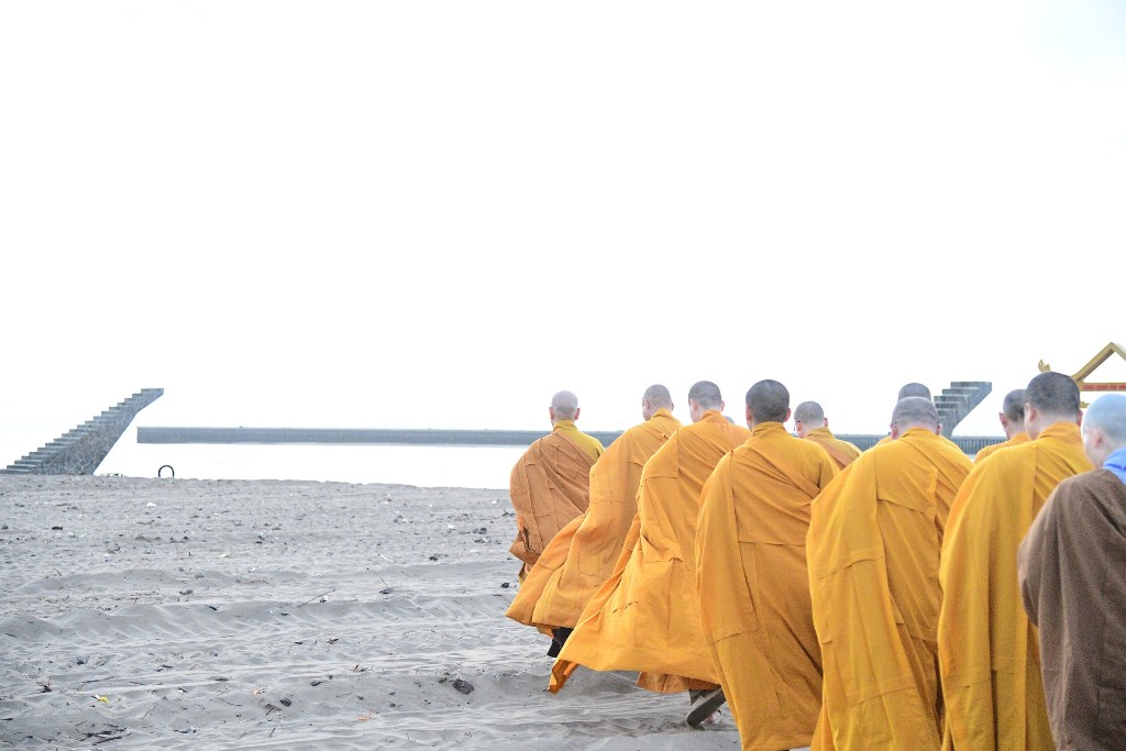 THỜI KHÓA CÔNG PHU SÁNG VÀ THIỀN HÀNH ĐÓN BÌNH MINH 