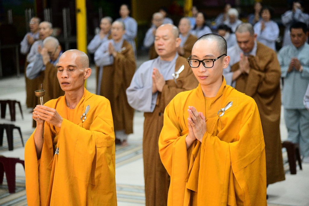 LỄ SÁM HỐI TOÀN THỂ TẠI CHÙA QUAN ÂM ĐÔNG HẢI