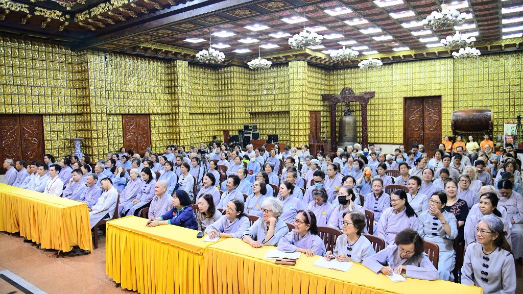 KHÓA TU NGÀY AN LẠC 19/04/2026: “KHÔNG TRỐN CHẠY, KHÔNG SỢ HÃI” – ĐI TỪ TRÍ TUỆ ĐẾN BÌNH AN NỘI TÂM