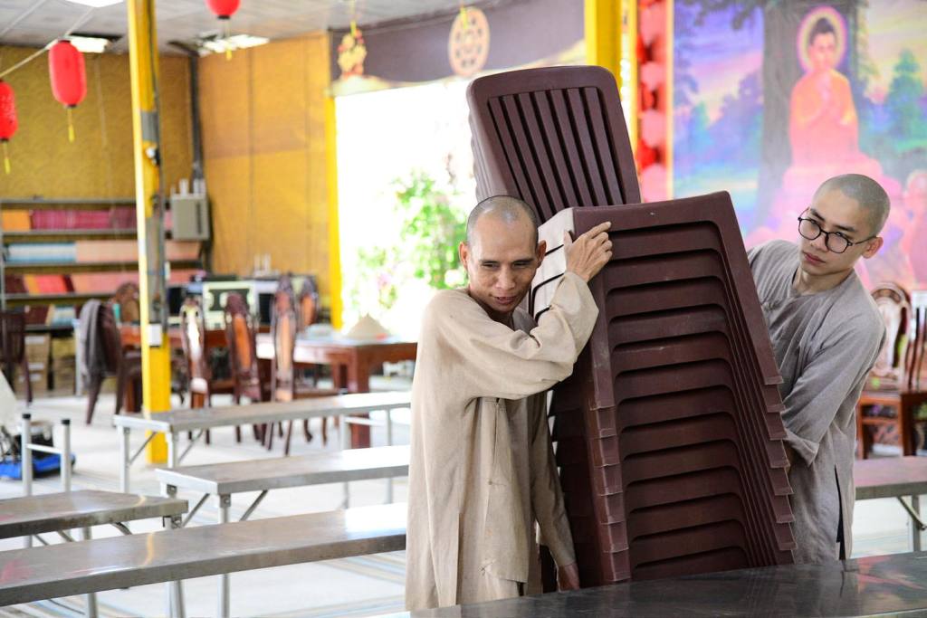 TĂNG ĐOÀN VÀ PHẬT TỬ CHÙA QUAN ÂM ĐÔNG HẢI TÍCH CỰC CHUẨN BỊ CHO LỄ KHAI MẠC KHÓA TU “XUẤT GIA GIEO DUYÊN” – PHƯƠNG TRỜI THONG DONG 9