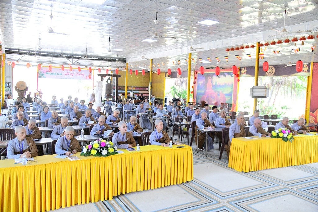 TỪ RỐI REN TẠI GIA ĐẾN THONG DONG XUẤT GIA – THÔNG ĐIỆP  NGÀY ĐẦU KHÓA TU XUẤT GIA GIEO DUYÊN LẦN 9