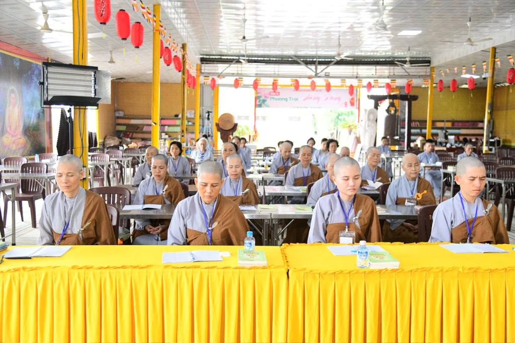 PHÁP VỊ LAN TỎA TỪ TĂNG ĐOÀN CHÙA GIÁC NGỘ TRONG NGÀY TU THỨ TƯ