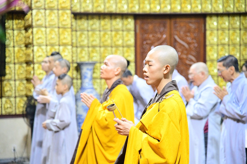 ĐÊM SÁM HỐI – TRỞ VỀ LẮNG NGHE CHÍNH MÌNH TẠI CHÙA GIÁC NGỘ