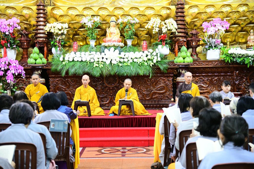 KHÓA TU NGÀY AN LẠC 19/04/2026: “KHÔNG TRỐN CHẠY, KHÔNG SỢ HÃI” – ĐI TỪ TRÍ TUỆ ĐẾN BÌNH AN NỘI TÂM
