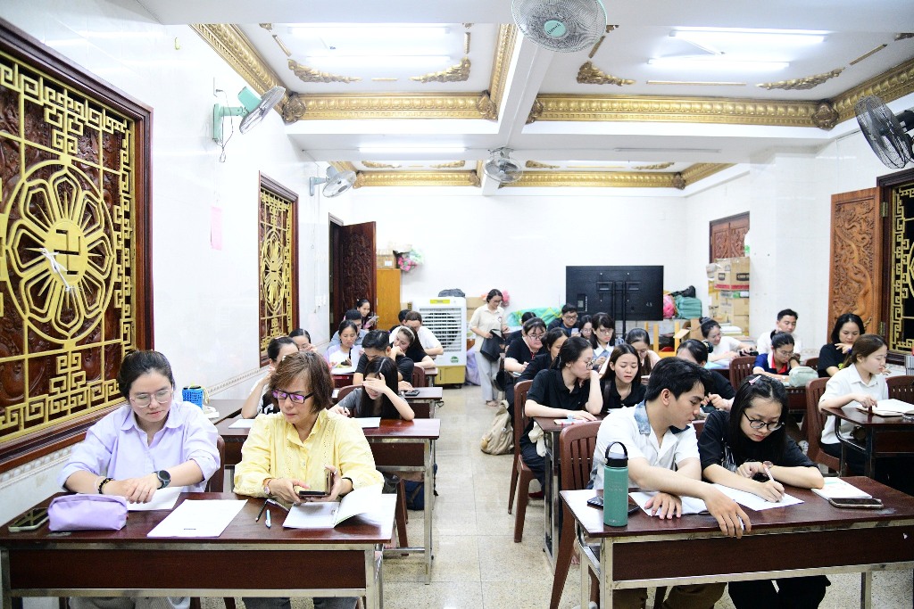 KHAI GIẢNG LỚP TIẾNG ANH GIAO TIẾP TẠI CHÙA GIÁC NGỘ