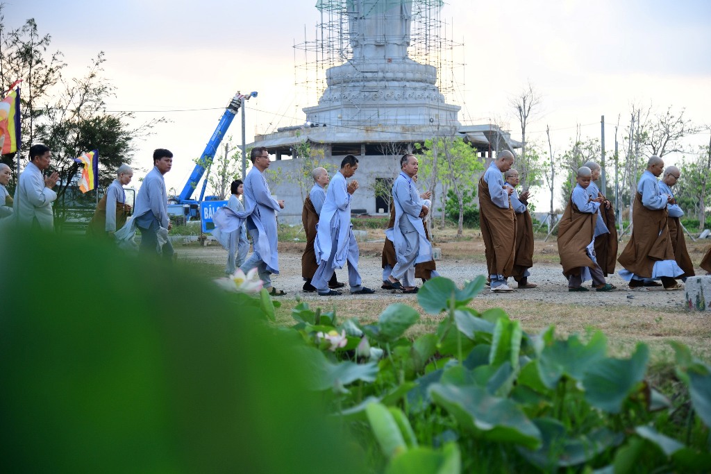 SÁNG AN NHIÊN TRONG KHÓA THIỀN HÀNH