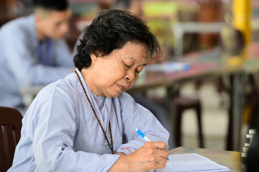 PHÁP VỊ LAN TỎA TỪ TĂNG ĐOÀN CHÙA GIÁC NGỘ TRONG NGÀY TU THỨ TƯ