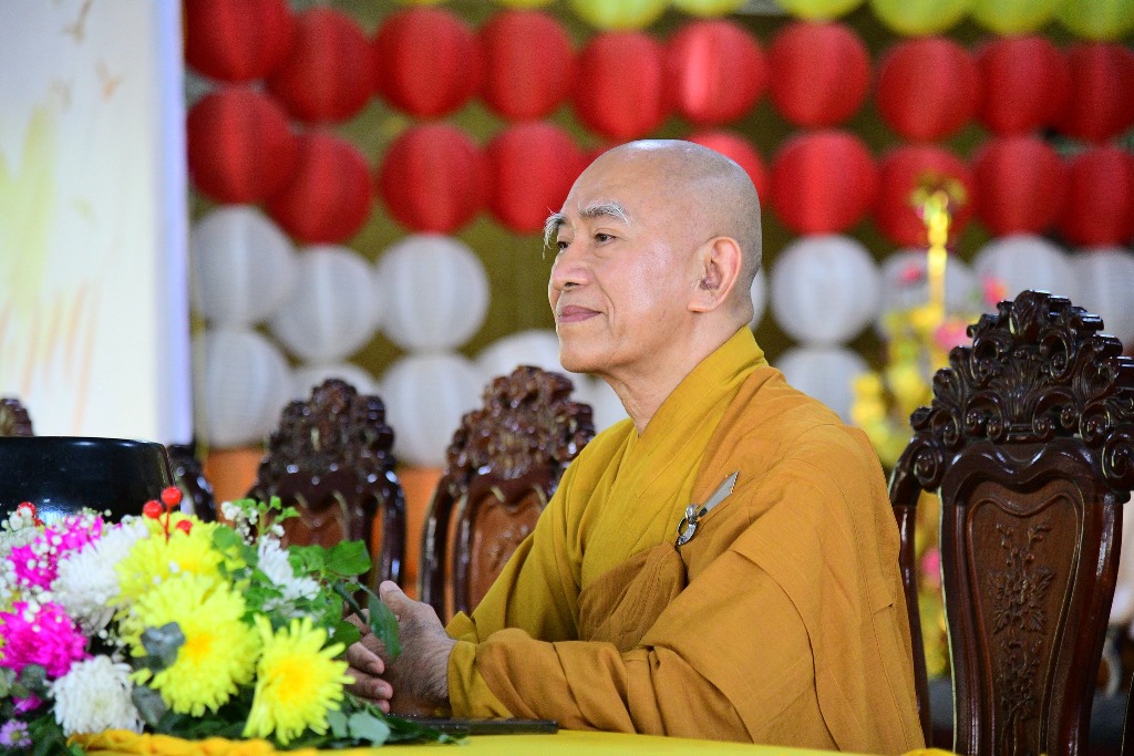 TỪ RỐI REN TẠI GIA ĐẾN THONG DONG XUẤT GIA – THÔNG ĐIỆP  NGÀY ĐẦU KHÓA TU XUẤT GIA GIEO DUYÊN LẦN 9