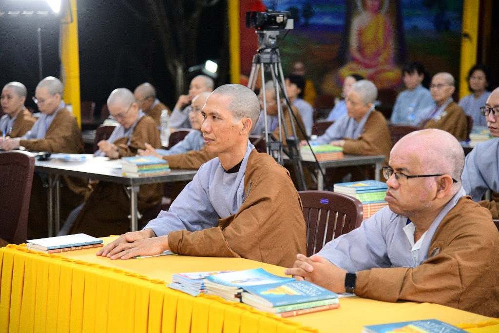 LẮNG NGHE ĐỂ HIỂU, HIỂU ĐỂ TU – ĐÊM VẤN ĐÁP PHẬT PHÁP CÙNG TT. THÍCH NHẬT TỪ