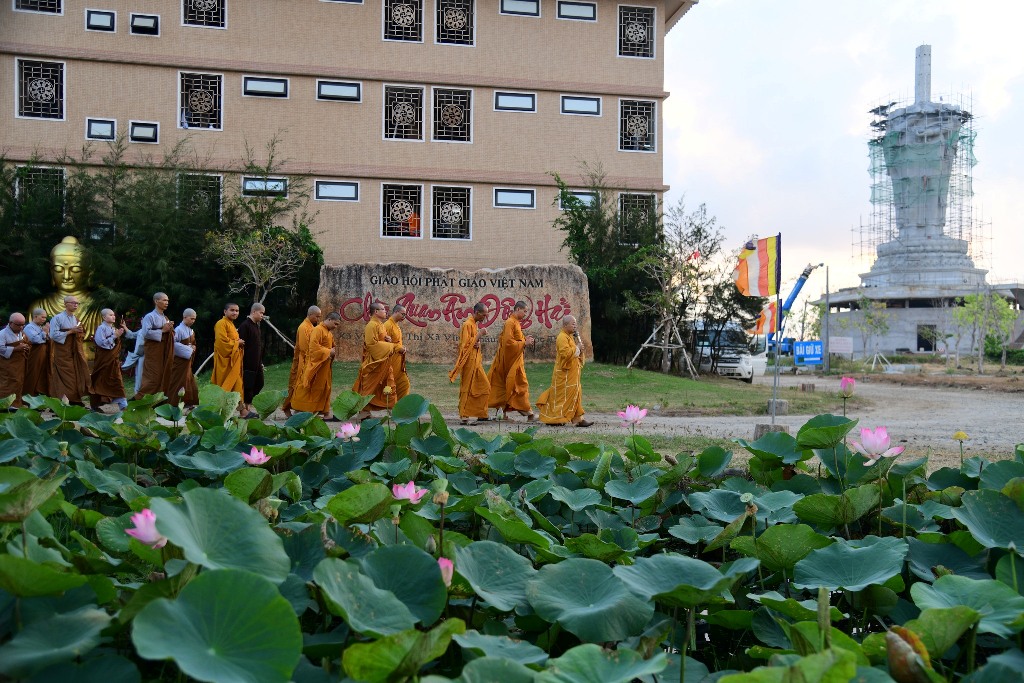 SÁNG AN NHIÊN TRONG KHÓA THIỀN HÀNH