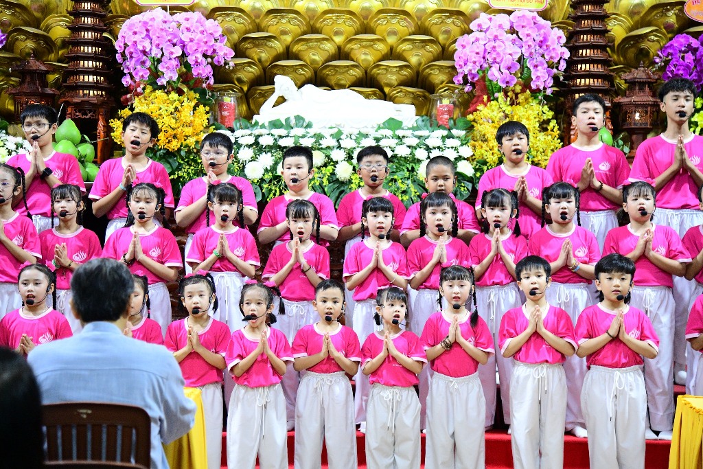 LỄ TƯỞNG NIỆM ĐỨC PHẬT NHẬP NIẾT-BÀN VÀ MỪNG NGÀY TIẾP NỐI LẦN THỨ 58 CỦA SƯ PHỤ THÍCH NHẬT TỪ: THẮP SÁNG TINH THẦN TRI ÂN VÀ TIẾP NỐI CHÁNH PHÁP