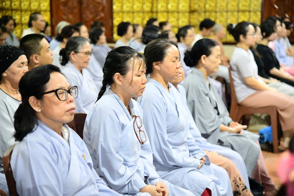 TRỞ VỀ VỚI HƠI THỞ: THẦY NHẬT TỪ HƯỚNG DẪN CỐT LÕI HÀNH THIỀN