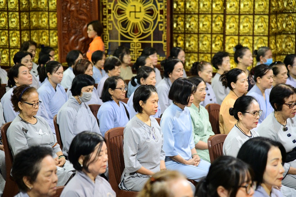MỘT HƠI THỞ CHÁNH NIỆM - MỘT HƠI THỞ HẠNH PHÚC