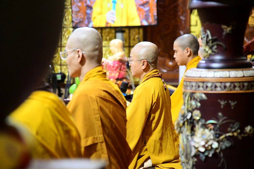 TRỞ VỀ VỚI HƠI THỞ: THẦY NHẬT TỪ HƯỚNG DẪN CỐT LÕI HÀNH THIỀN
