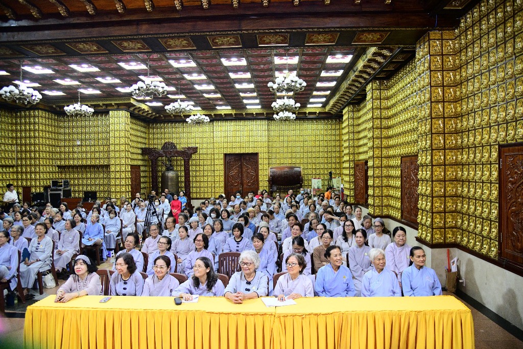 THẮP SÁNG TINH THẦN TRUNG ĐẠO TRONG MÙA PHẬT ĐẢN