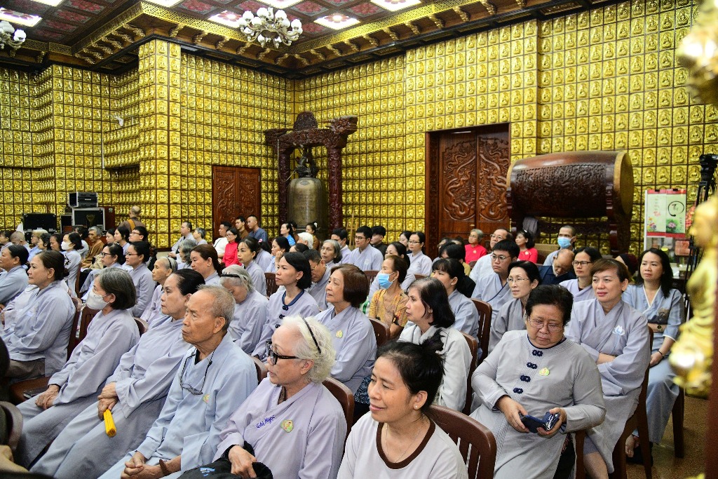 THẮP SÁNG TINH THẦN TRUNG ĐẠO TRONG MÙA PHẬT ĐẢN