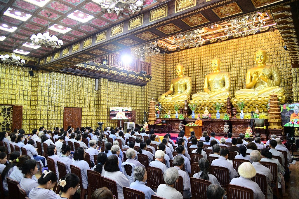 MỘT HƠI THỞ CHÁNH NIỆM - MỘT HƠI THỞ HẠNH PHÚC