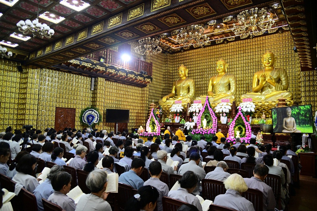 THẮP SÁNG TINH THẦN TRUNG ĐẠO TRONG MÙA PHẬT ĐẢN