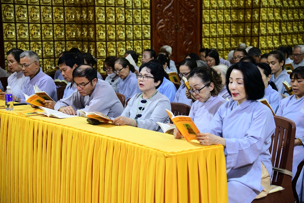 THẮP SÁNG TINH THẦN TRUNG ĐẠO TRONG MÙA PHẬT ĐẢN