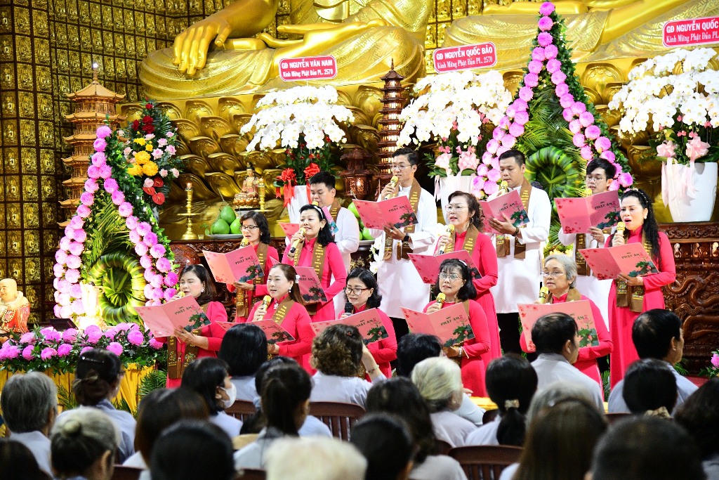 THẮP SÁNG TINH THẦN TRUNG ĐẠO TRONG MÙA PHẬT ĐẢN
