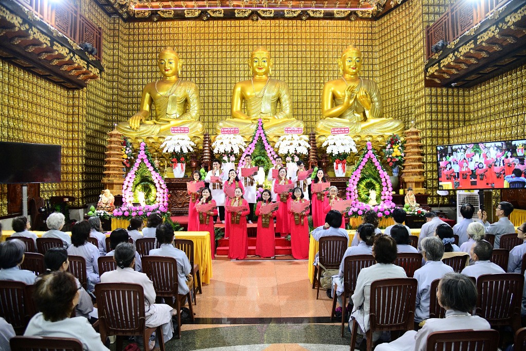 THẮP SÁNG TINH THẦN TRUNG ĐẠO TRONG MÙA PHẬT ĐẢN