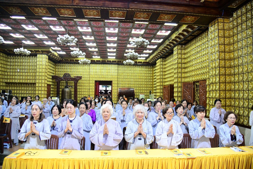 LAN TỎA THÔNG ĐIỆP HÒA BÌNH VÀ PHÁT TRIỂN BỀN VỮNG TỪ TUYÊN NGÔN VÔ TÍCH NHÂN MÙA PHẬT ĐẢN