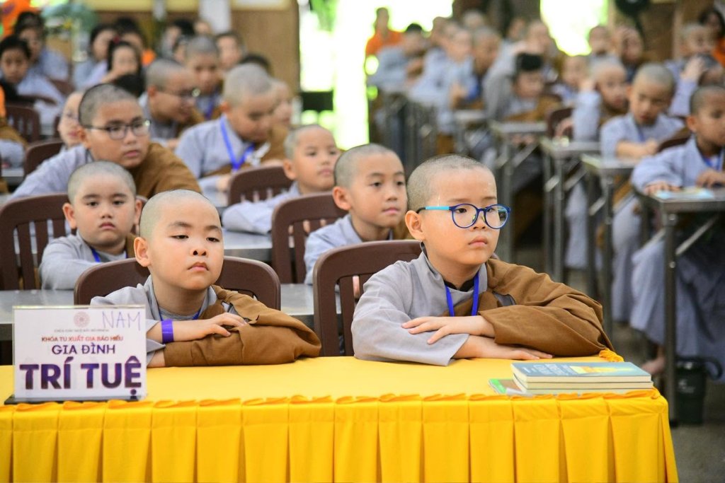 MƯỜI ĐIỀU ĐẠO ĐỨC PHẬT DẠY – HÀNH TRANG QUÝ CỦA TUỔI THƠ