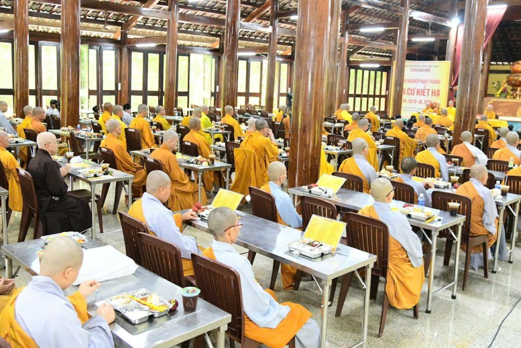 ĐẠO TRÀNG ĐẠO PHẬT NGÀY NAY CÚNG DƯỜNG TRAI TĂNG VÀ HỘ TRÌ AN CƯ TẠI CHÙA GIÁC NGỘ - ĐẤT ĐỎ (TP.HCM)