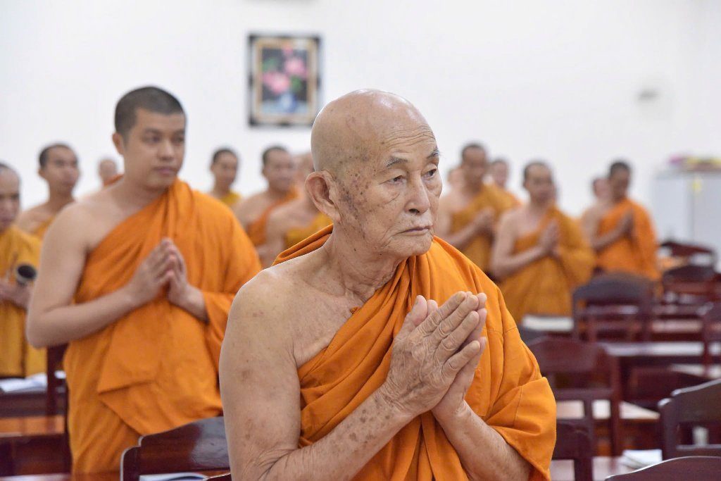 TT. THÍCH NHẬT TỪ: KIẾN LẬP ĐẠO TRÀNG ĐÚNG CHÁNH PHÁP ĐỂ PHỤNG SỰ NHÂN SINH 