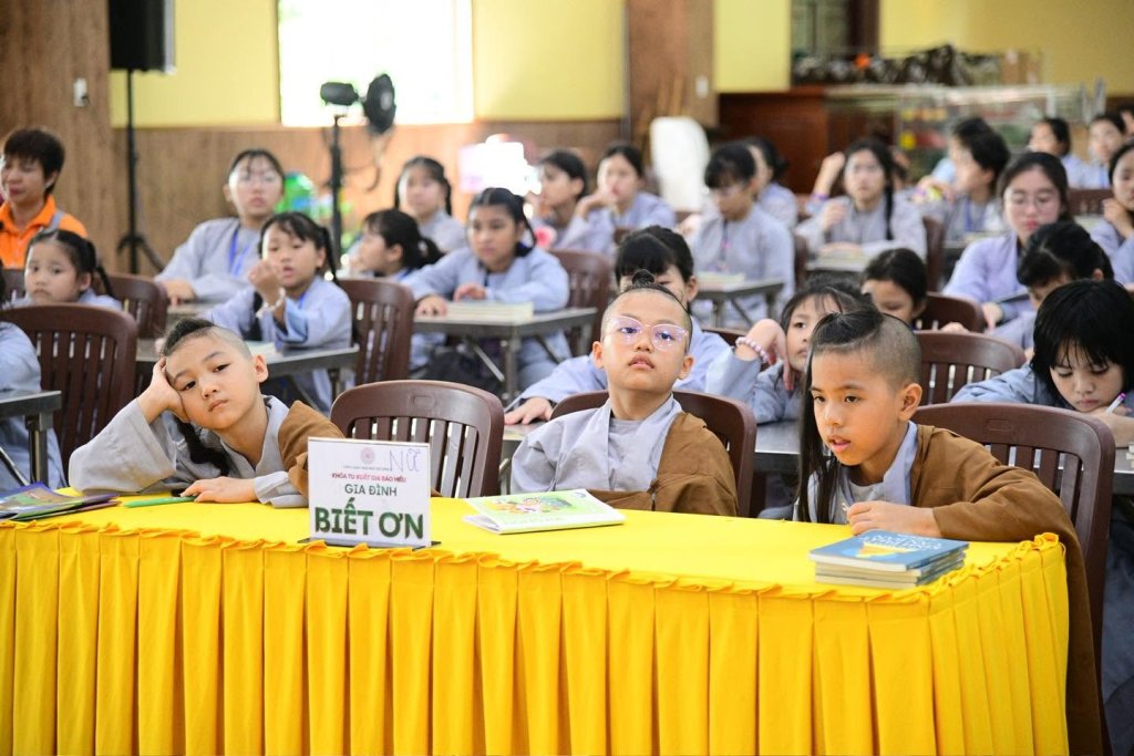 MƯỜI ĐIỀU ĐẠO ĐỨC PHẬT DẠY – HÀNH TRANG QUÝ CỦA TUỔI THƠ