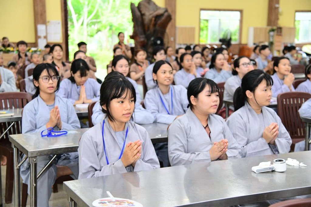 ĐỪNG ĐỢI NGÀY MAI MỚI BÁO HIẾU – NHẮC NHỚ ĐẠO HIẾU GIỮA DÒNG ĐỜI VÔ THƯỜNG