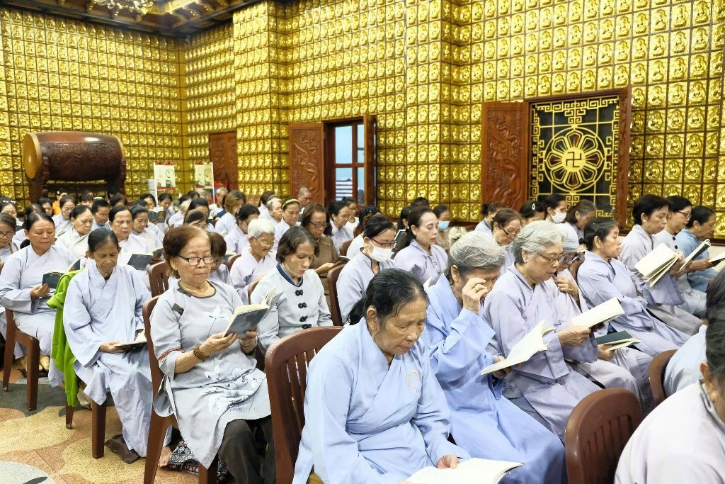THƯỢNG TỌA THÍCH GIÁC HOÀNG CHIA SẺ VỀ LỘ TRÌNH TIẾN TỚI THÁNH QUẢ CHO PHẬT TỬ TẠI GIA TẠI KHÓA TU “NGÀY AN LẠC”