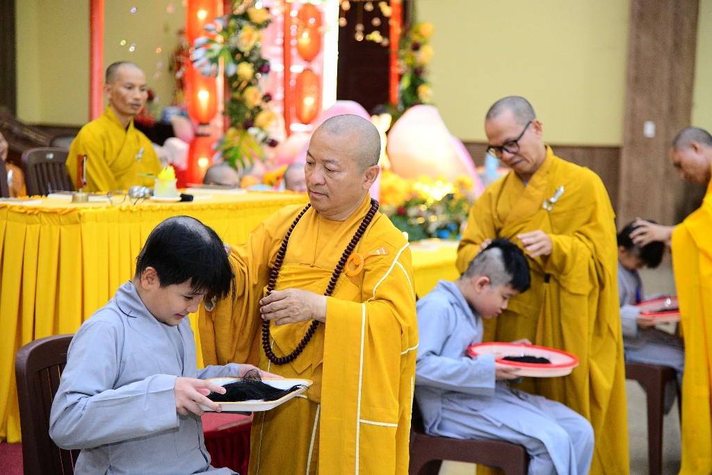 KHAI MẠC KHÓA TU XUẤT GIA BÁO HIẾU LẦN 5: PHÁT TÂM XUẤT TRẦN, HƯỚNG VỀ CỘI NGUỒN HIẾU ĐẠO 