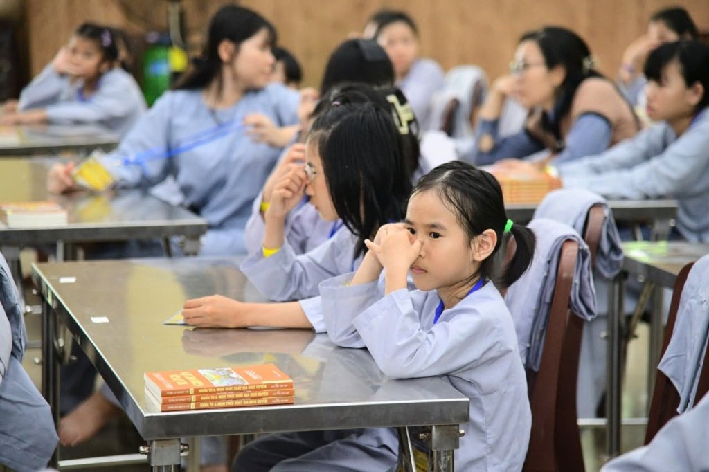 CHIA SẺ KỸ NĂNG SỐNG TẠI KHÓA TU XUẤT GIA BÁO HIẾU LẦN THỨ 5