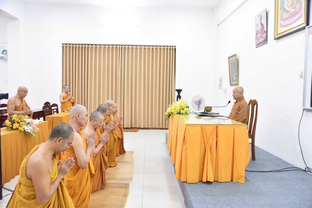 TT. THÍCH NHẬT TỪ: KIẾN LẬP ĐẠO TRÀNG ĐÚNG CHÁNH PHÁP ĐỂ PHỤNG SỰ NHÂN SINH 