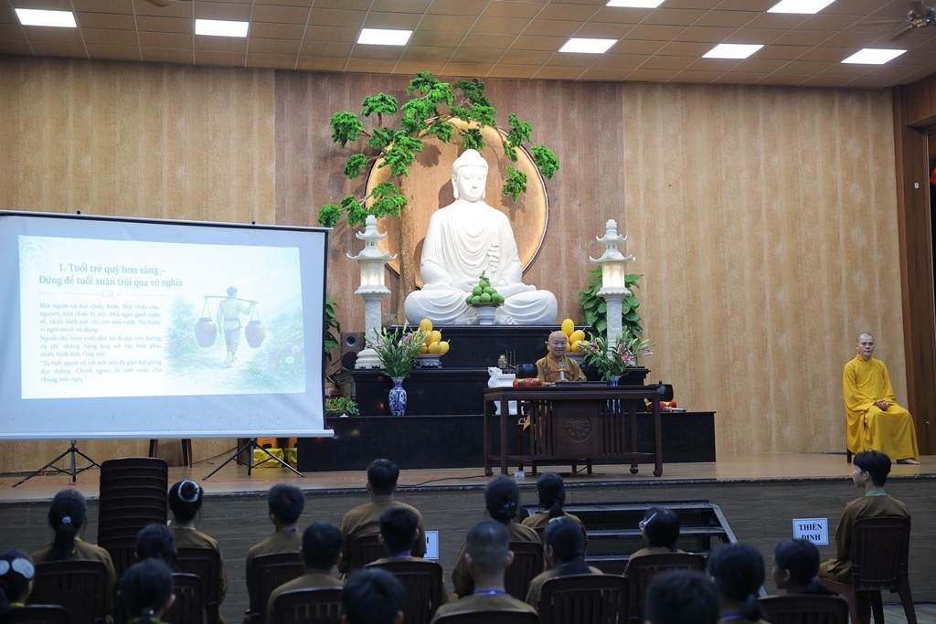 “TUỔI TRẺ – HÀNH TRANG VÀO ĐỜI”: TT. THÍCH NHẬT TỪ TRUYỀN CẢM HỨNG CHO TU SINH KHÓA TU MÙA HÈ CHÙA PHÁP BẢO (TP. ĐỒNG NAI)