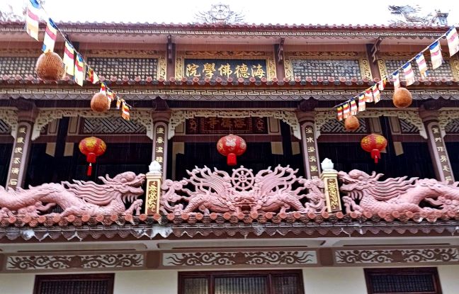 Lên Đồi Cao Sáng Ngày Mưa