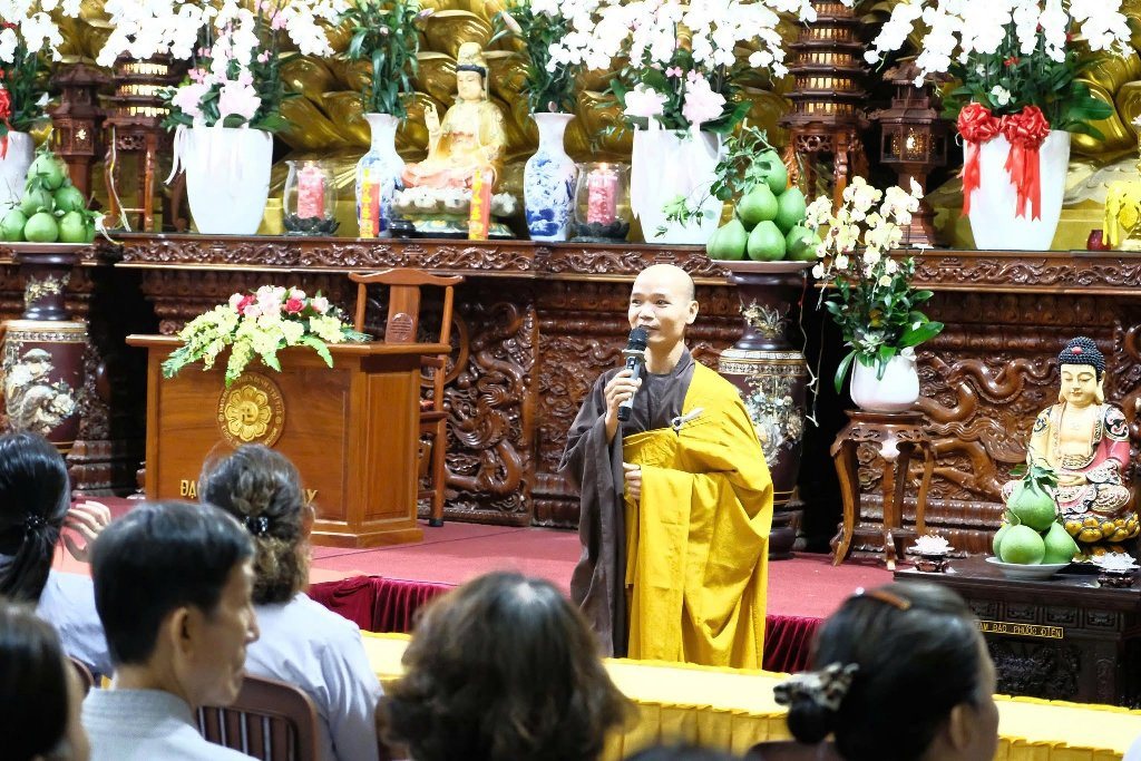 THƯỢNG TỌA THÍCH GIÁC HOÀNG CHIA SẺ VỀ LỘ TRÌNH TIẾN TỚI THÁNH QUẢ CHO PHẬT TỬ TẠI GIA TẠI KHÓA TU “NGÀY AN LẠC”