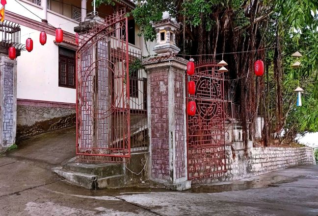 Lên Đồi Cao Sáng Ngày Mưa
