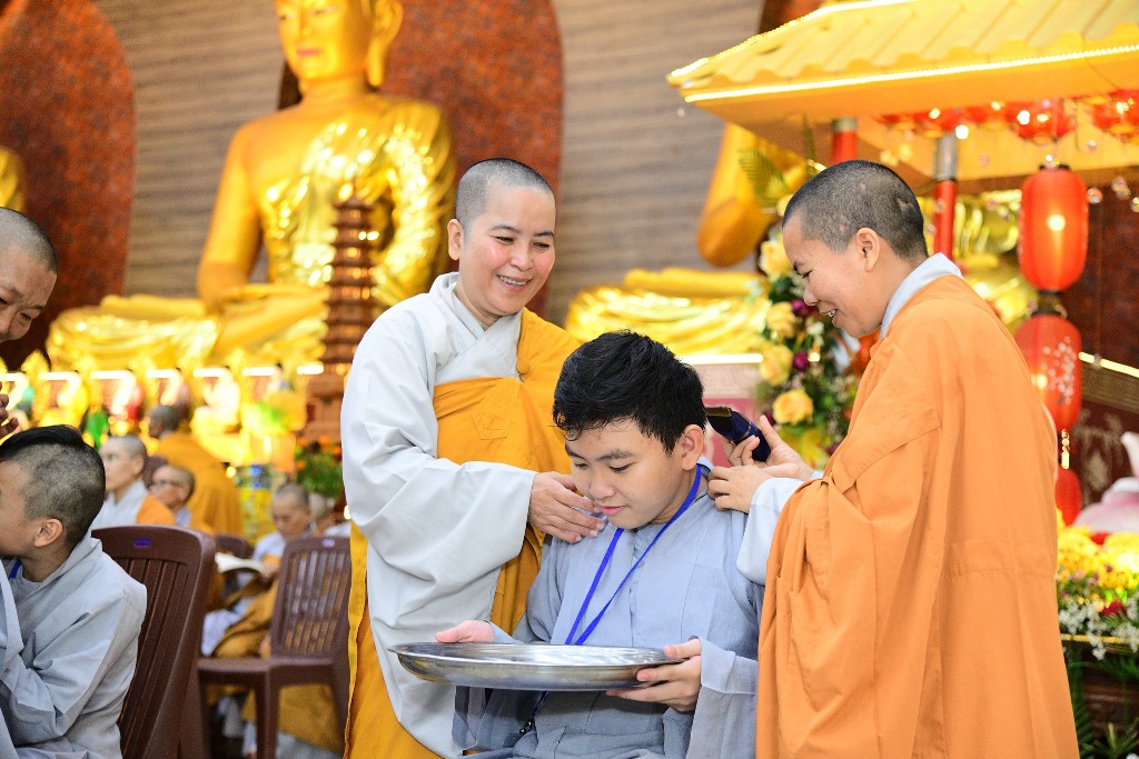 KHAI MẠC KHÓA TU XUẤT GIA BÁO HIẾU LẦN 5: PHÁT TÂM XUẤT TRẦN, HƯỚNG VỀ CỘI NGUỒN HIẾU ĐẠO 