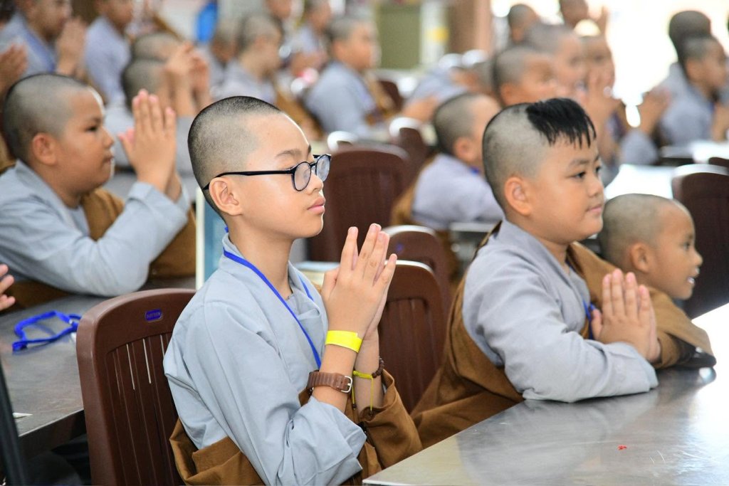 ĐỪNG ĐỢI NGÀY MAI MỚI BÁO HIẾU – NHẮC NHỚ ĐẠO HIẾU GIỮA DÒNG ĐỜI VÔ THƯỜNG