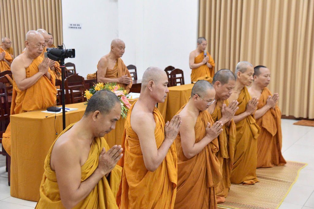 TT. THÍCH NHẬT TỪ: KIẾN LẬP ĐẠO TRÀNG ĐÚNG CHÁNH PHÁP ĐỂ PHỤNG SỰ NHÂN SINH 