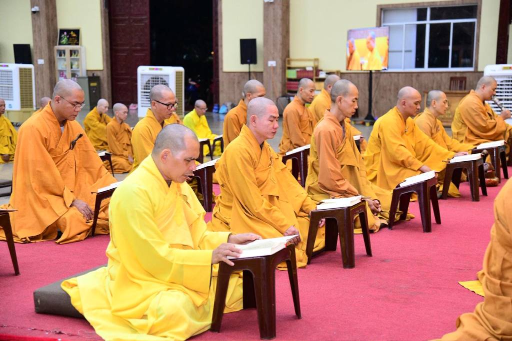 ĐƯA LỜI PHẬT DẠY ĐẾN GẦN NGƯỜI HỌC PHẬT QUA NHỮNG BẢN KINH THUẦN VIỆT