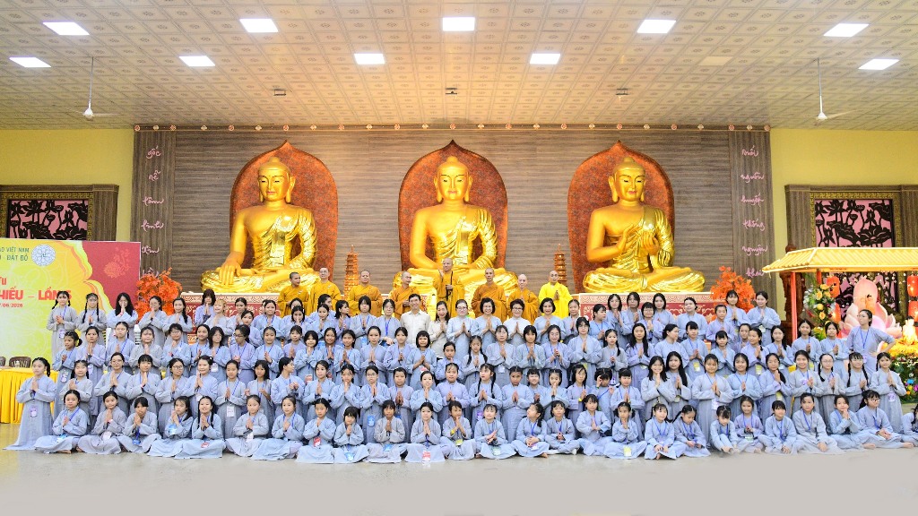 KHAI MẠC KHÓA TU XUẤT GIA BÁO HIẾU LẦN 5: PHÁT TÂM XUẤT TRẦN, HƯỚNG VỀ CỘI NGUỒN HIẾU ĐẠO 