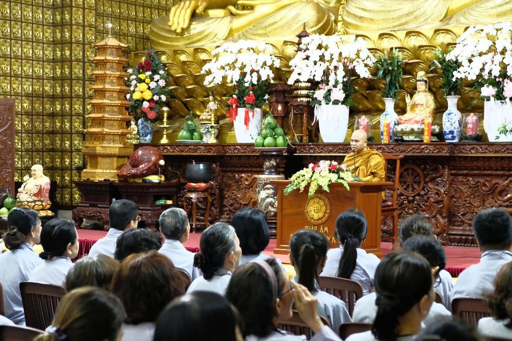 THƯỢNG TỌA THÍCH GIÁC HOÀNG CHIA SẺ VỀ LỘ TRÌNH TIẾN TỚI THÁNH QUẢ CHO PHẬT TỬ TẠI GIA TẠI KHÓA TU “NGÀY AN LẠC”
