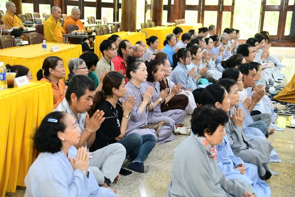 ĐẠO TRÀNG ĐẠO PHẬT NGÀY NAY CÚNG DƯỜNG TRAI TĂNG VÀ HỘ TRÌ AN CƯ TẠI CHÙA GIÁC NGỘ - ĐẤT ĐỎ (TP.HCM)