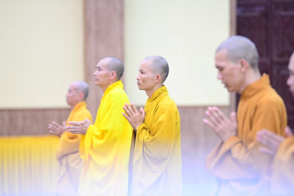 KHÓA LỄ LẠY VẠN PHẬT TẠI HẠ TRƯỜNG CHÙA GIÁC NGỘ ĐẤT ĐỎ
