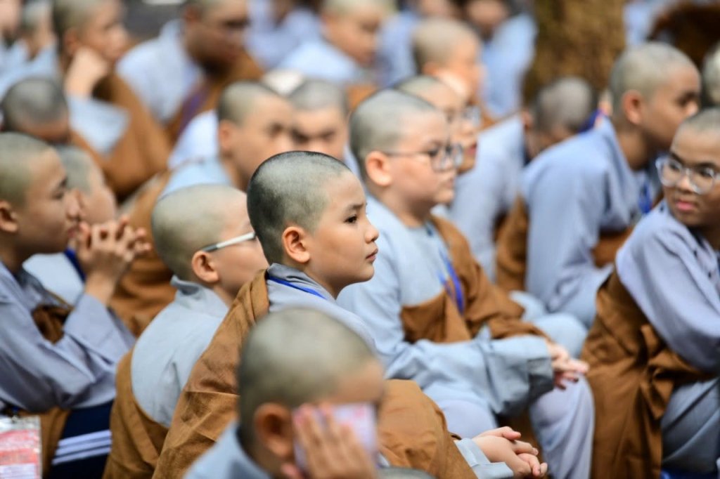 VẤN ĐÁP PHẬT PHÁP: THƯỢNG TỌA THÍCH NHẬT TỪ GẦN GŨI CHIA SẺ CÙNG “CHÚ TIỂU” TẠI KHÓA TU XUẤT GIA BÁO HIẾU LẦN THỨ 5