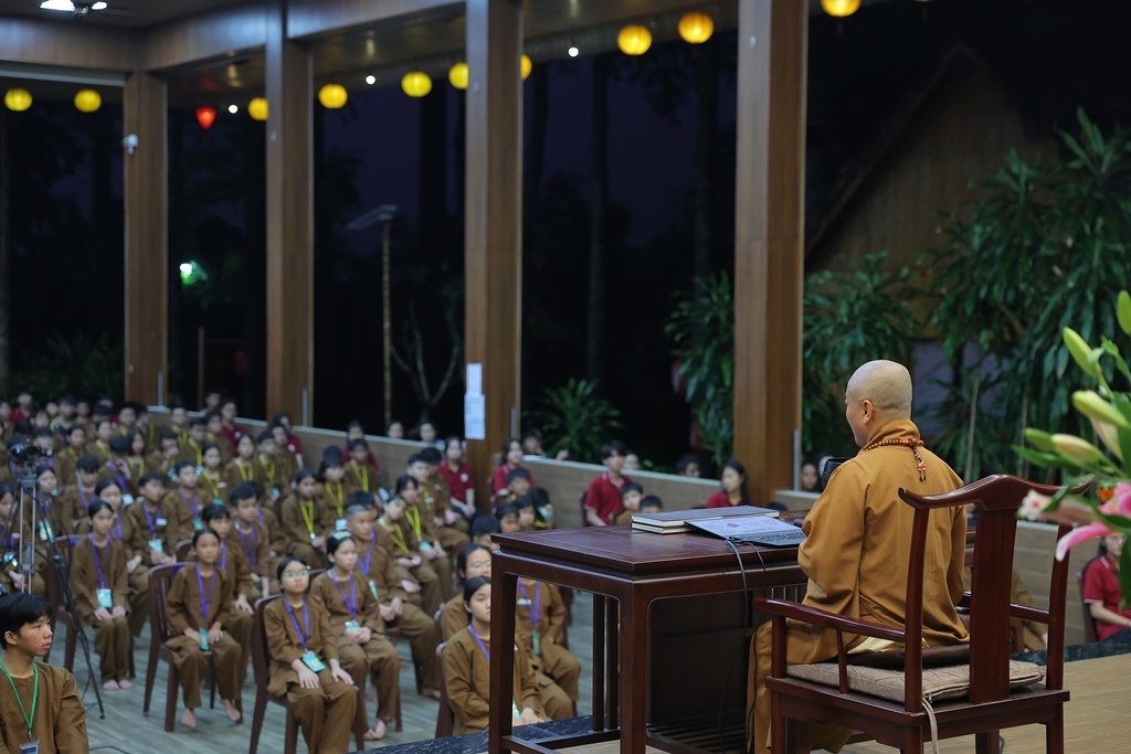 “TUỔI TRẺ – HÀNH TRANG VÀO ĐỜI”: TT. THÍCH NHẬT TỪ TRUYỀN CẢM HỨNG CHO TU SINH KHÓA TU MÙA HÈ CHÙA PHÁP BẢO (TP. ĐỒNG NAI)